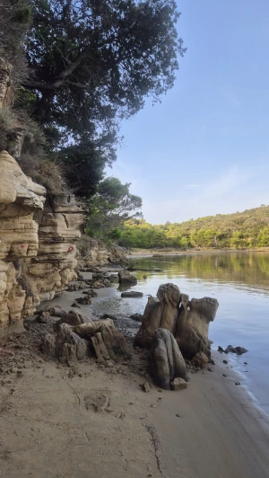 Trail uz pješčane plaže Lopara